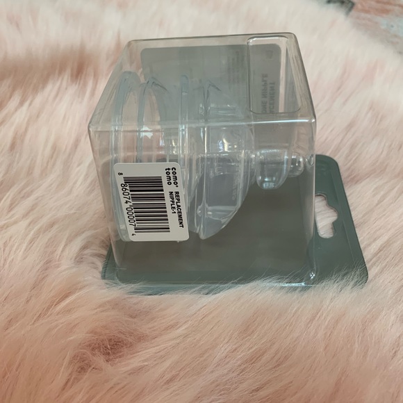 Comotomo Replacement Silicone Nipples - Slow Flow 1 Hole - Brand New & Unopened - Picture 2 of 8